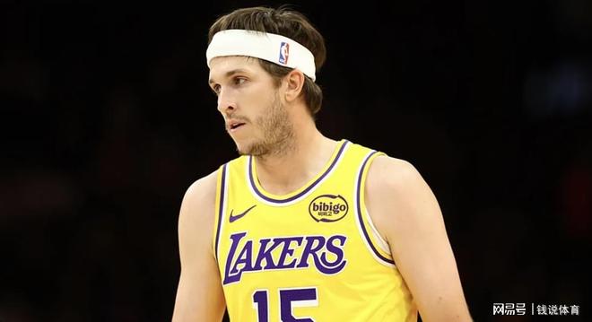 前NBA球星阿里纳斯直言湖人续约里夫斯应控制薪
