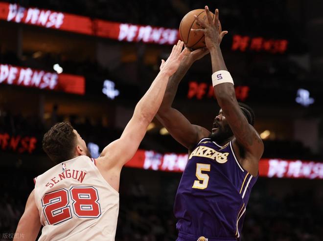 湖人客场大胜勇士 西部排名变数再起