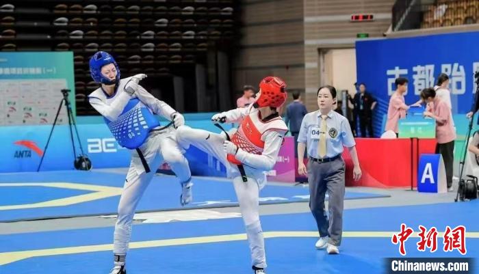 黑龙江跆拳道健儿王晓飞斩获银牌晋级全运会决